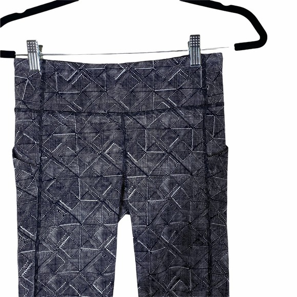 Lululemon Pace Rival Crop in n Formation Alpine White Black (22") sz 4 - Picture 2 of 6